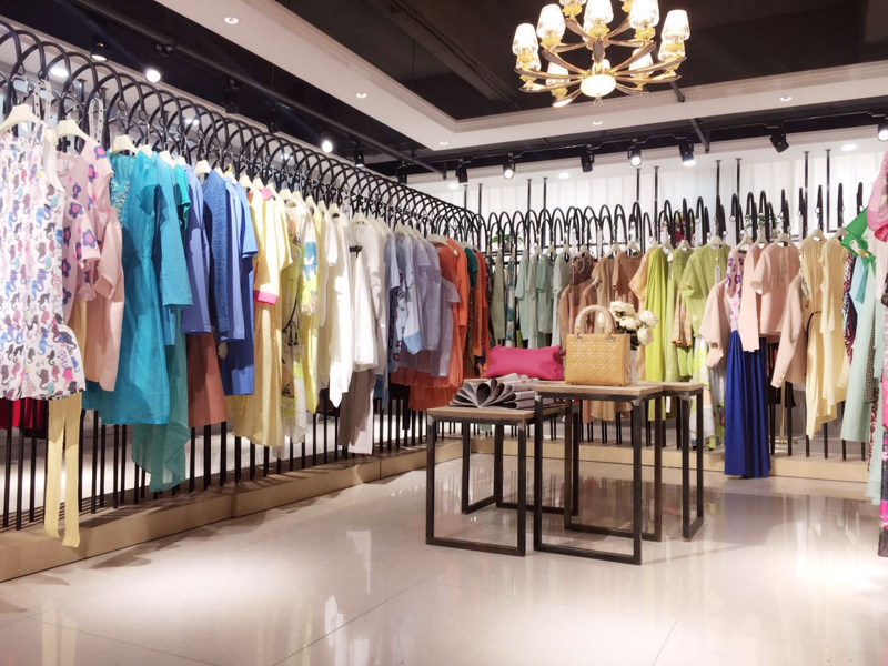 卡思迪莱与泉苒服饰：江苏省服装市场的双子星