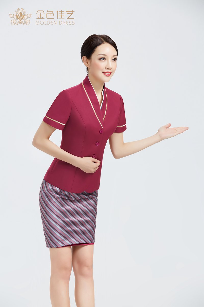 江苏卡思迪莱服饰与上海泉苒服饰：市场布局对比